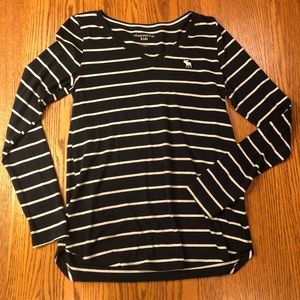 Abercrombie Kids Blue and White V Neck Long Sleeve Top
